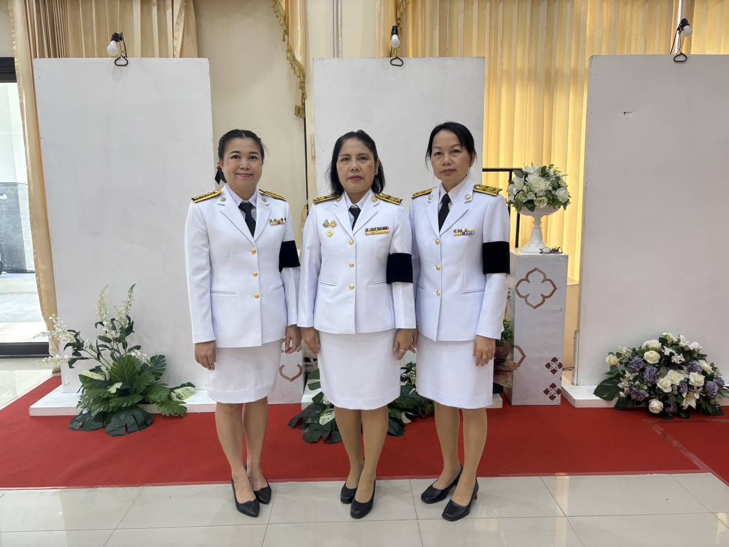 เข้าร่วมพิธีวันที่ระลึกคล้ายวันสวรรคต "พระบาทสมเด็จพระปรเมนทรมหาอานันทมหิดลพระอัฐมรามาธิบดินทร"